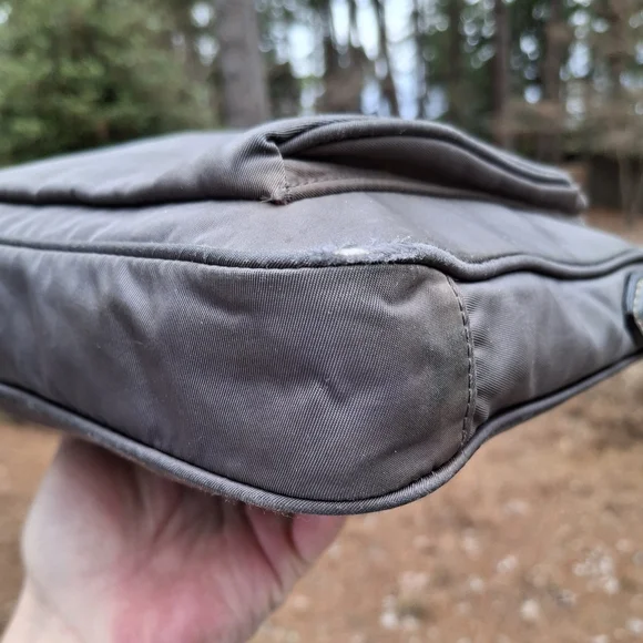 Vintage Prada Tessuto Grey Nylon & Saffino Leather Crossbody Shoulder Bag - Picture 8 of 16